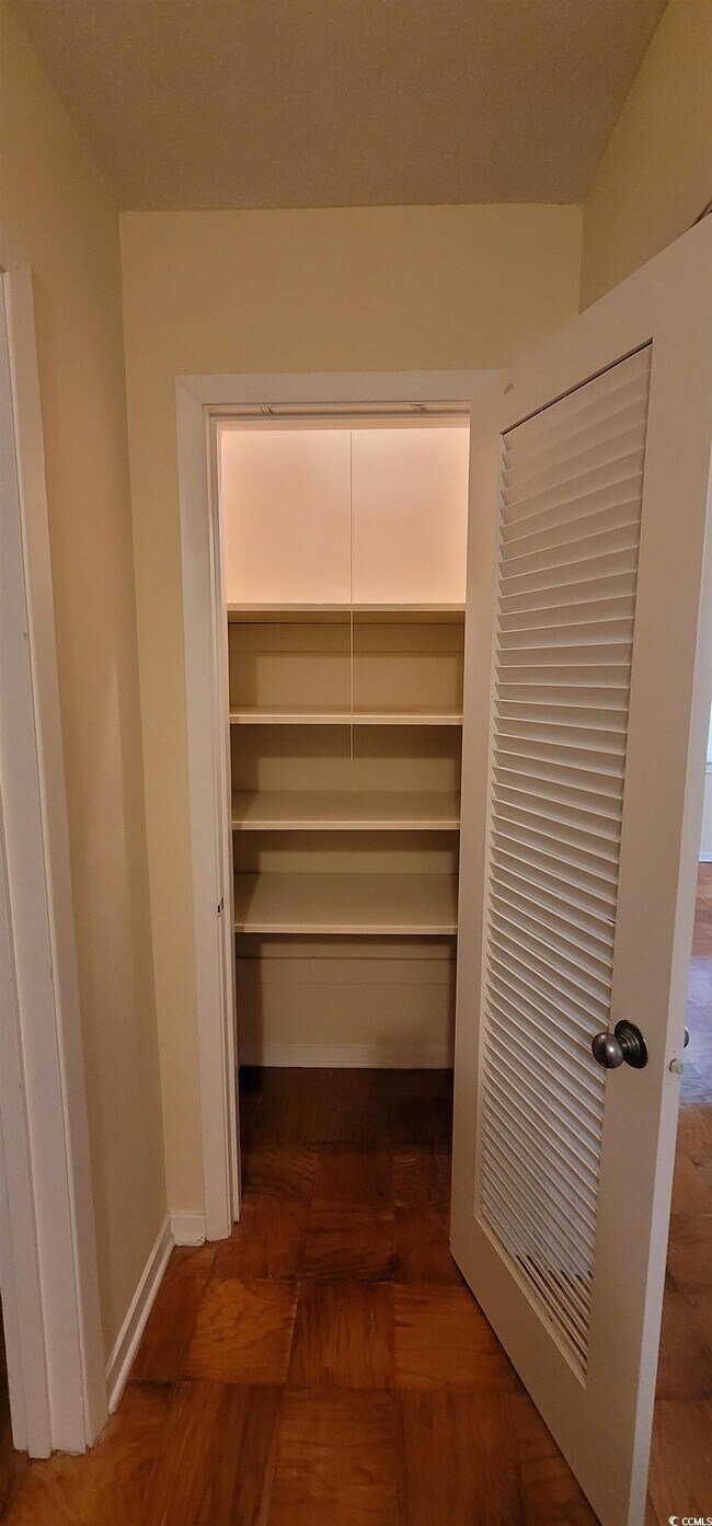 Building Photo - 609 Hibiscus Ave