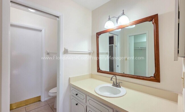 Building Photo - GULF GATE SARASOTA! OUTSTANDING 3 BEDROOM/2 BATH HOME WITH EXTRA LARGE YARD!