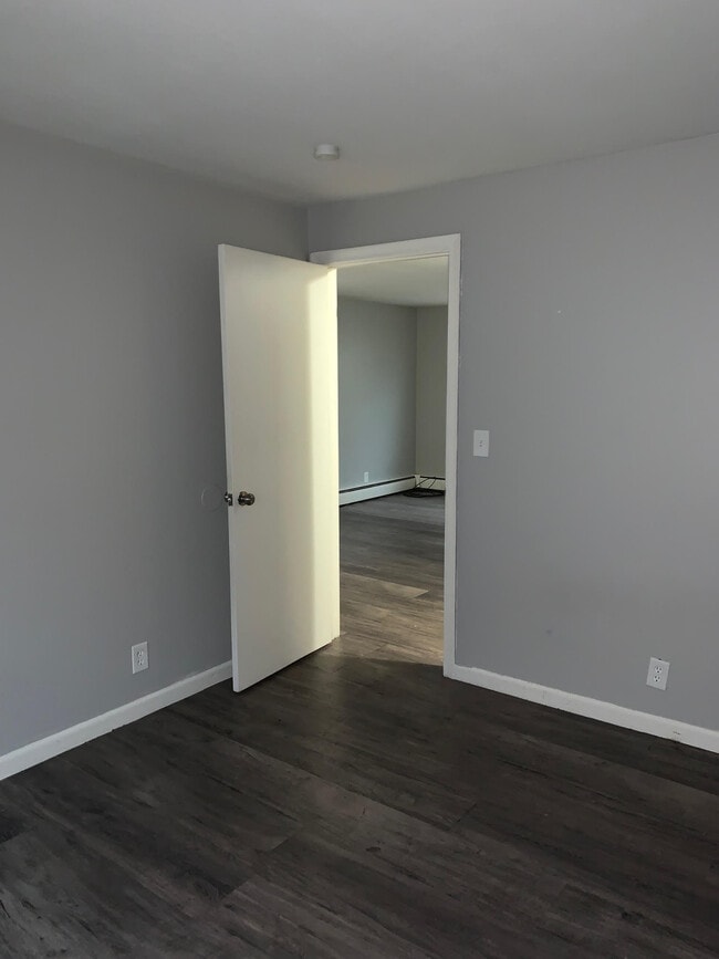 Building Photo - Elam Court Apartments