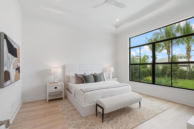 Building Photo - 13621 Le Christine Dr