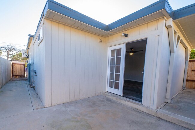 Building Photo - Ready for showing on 6-25-25    3BR/1BA - ...