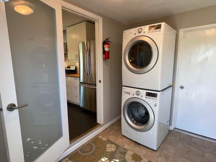 Building Photo - 2005 Joan Way