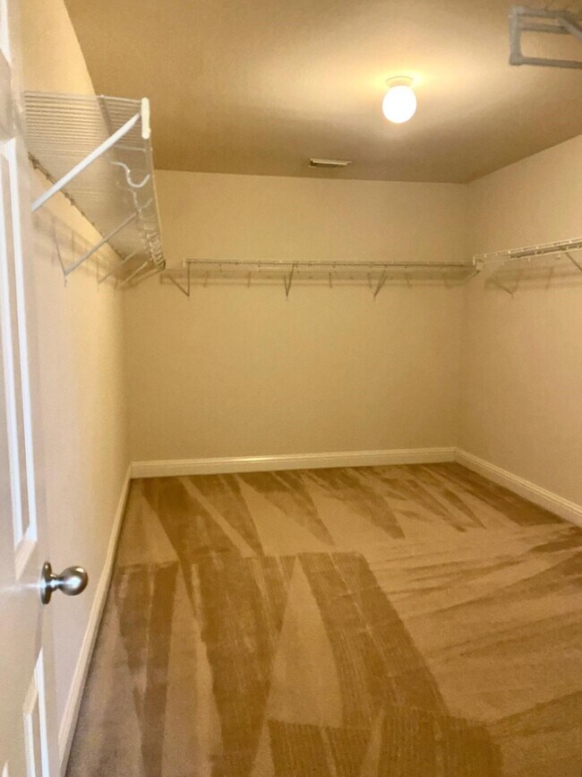 Building Photo - 518 Remington Chase Ct