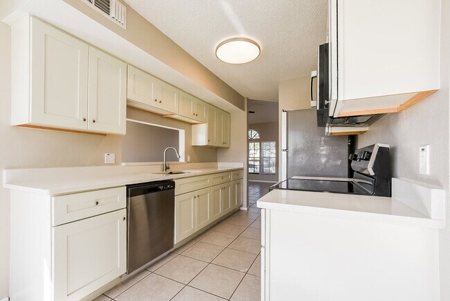 Building Photo - 1034 Burnett St