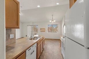 Building Photo - Barker Ridge