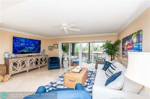 Building Photo - 270 Captains Walk