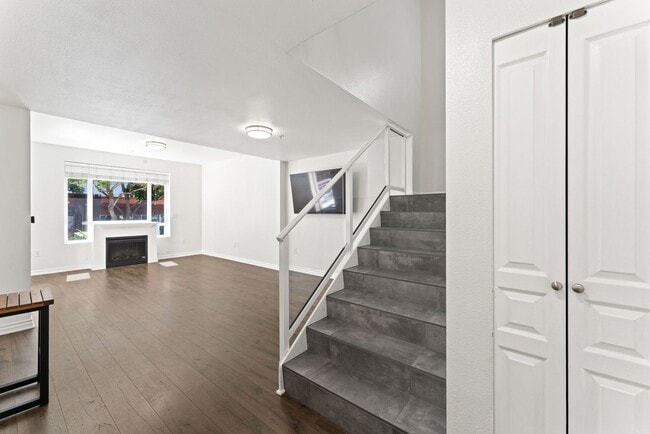 Building Photo - San Diego- Downtown- La Vita – Little Italy Condo- Split Level Style Move-In Special