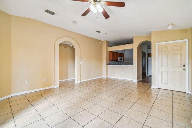Building Photo - 7956 Carriage Pointe Dr