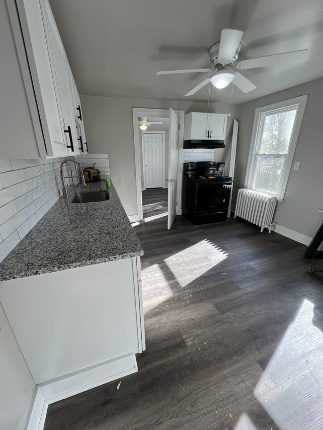 Building Photo - 44 8th St