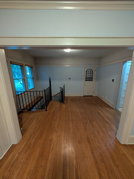 Building Photo - 2700 N Prospect Ave