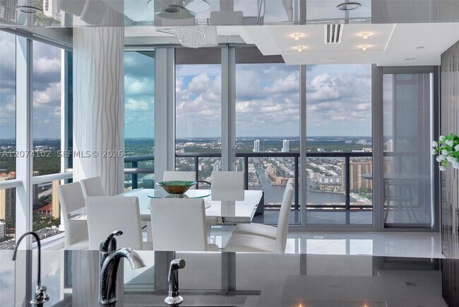 Building Photo - 17121 Collins Ave