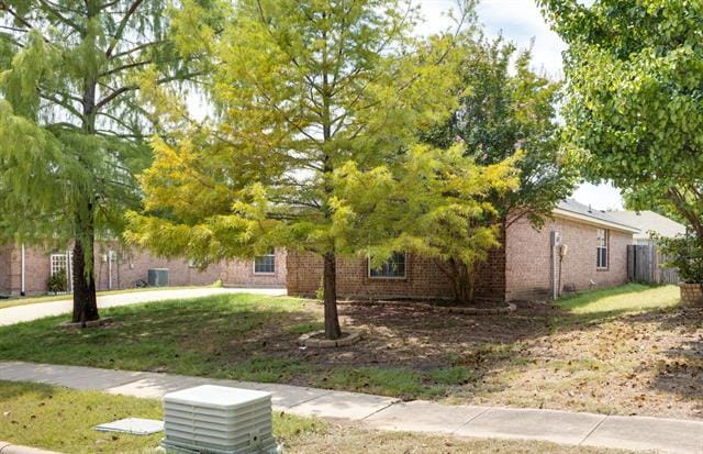 Building Photo - 205 N Bending Oak Ln