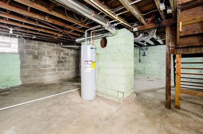 Building Photo - 1215 Sullivant Ave