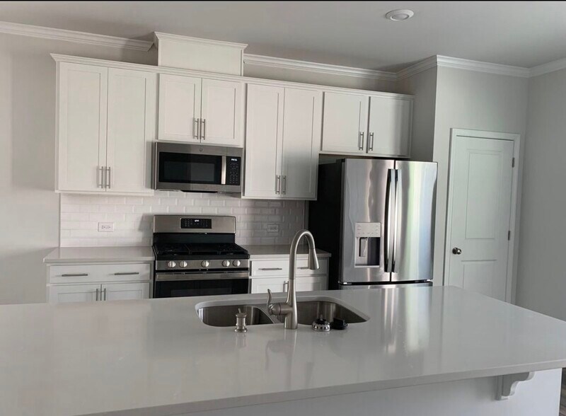 Building Photo - 5311 Arkose Dr