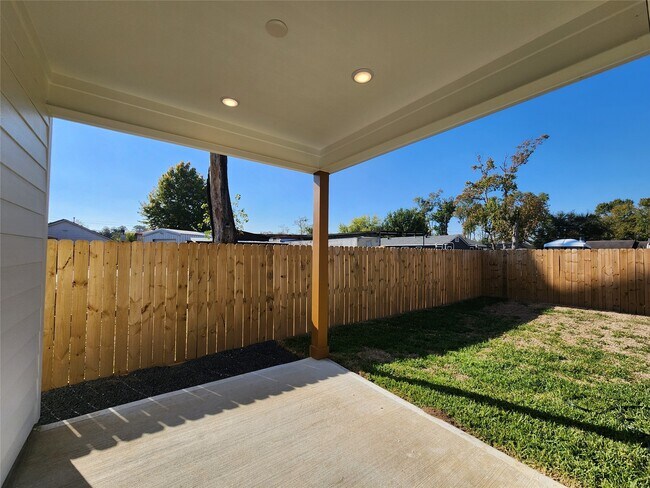 Building Photo - 7817 Beckley St