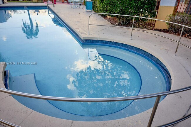 Building Photo - 7610 Westwood Dr