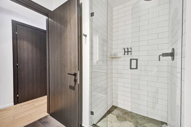 Building Photo - 398 NE 5th St