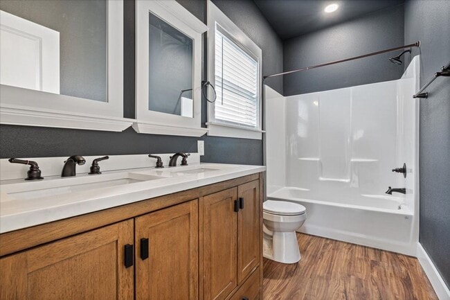 Building Photo - Brand New Cottage close to downtown and U ...