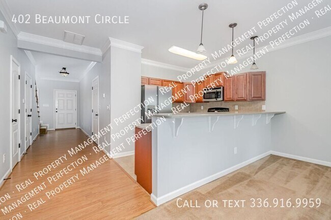 Building Photo - 402 Beaumont Cir
