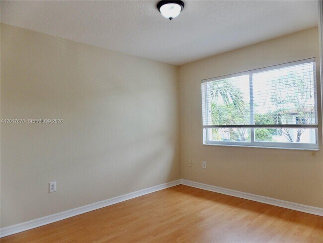Building Photo - 12907 SW 28th Ct