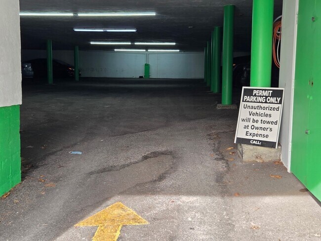 Building Photo - 46 Edgeworth St