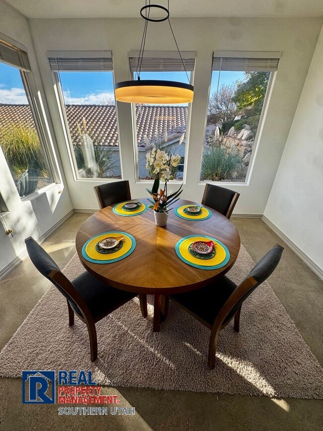 Building Photo - 179 Oasis Dr