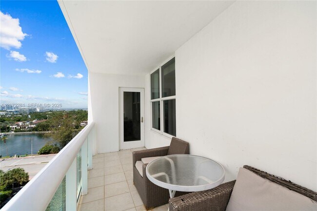 Building Photo - 5001 Collins Ave