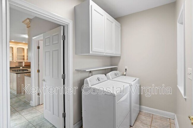 Building Photo - 15470 Turner Dr