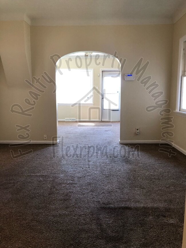 Building Photo - ***HALF OFF 1ST MONTH RENT***