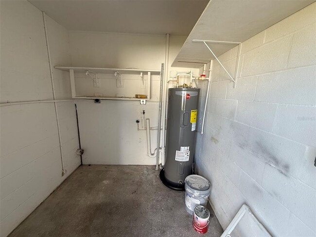 Building Photo - 320 Baccarat Ct