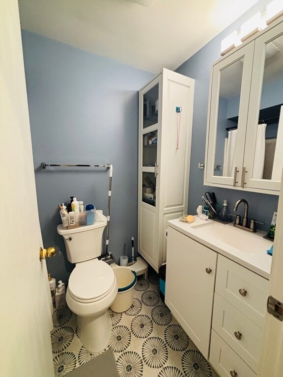 Building Photo - 60 Gibson St