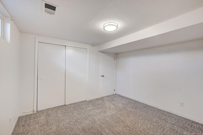 Building Photo - 7942 E Briarwood Blvd