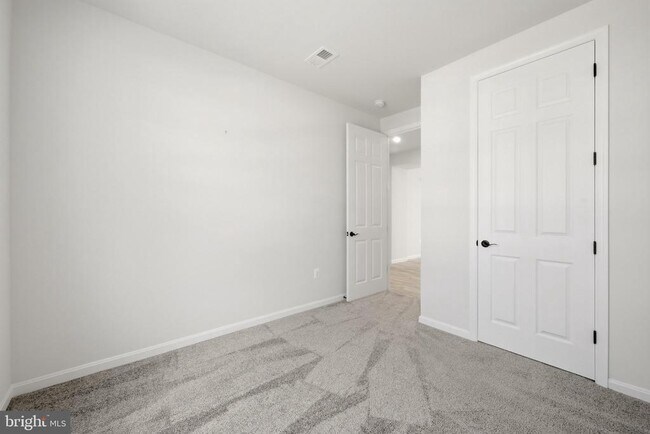 Building Photo - 102 Curtain Fall Dr