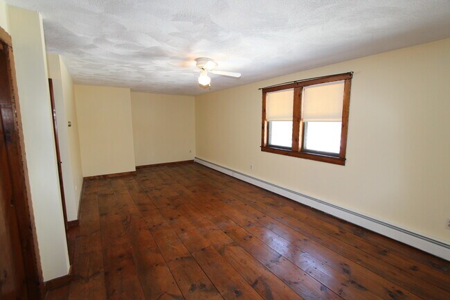 Master Bed - 45 Allens Ln