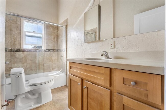 Building Photo - 1012 Walnut St