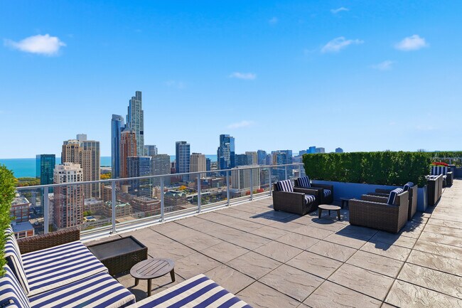 Building Photo - 1000 S Clark St