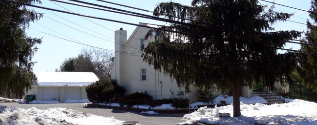 Primary Photo - 42 Beekman Rd