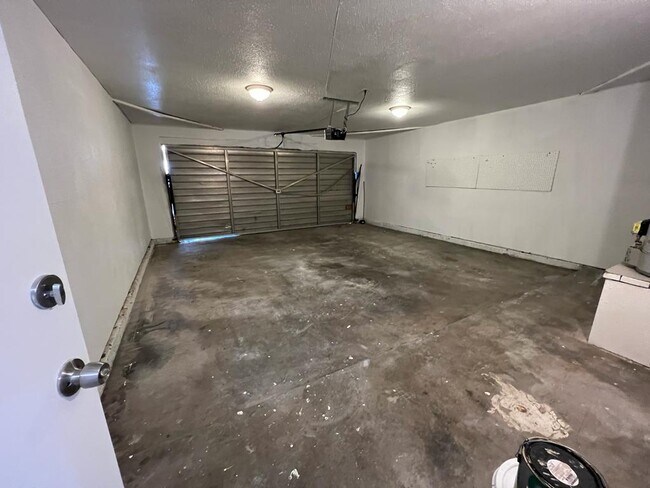 Building Photo - 4301 Isla Verde St