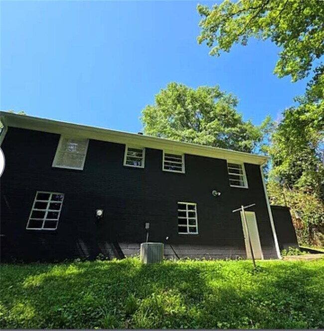 Building Photo - 2863 Catalina Dr