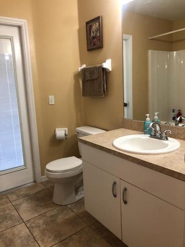 Building Photo - 2321 SW 19th St