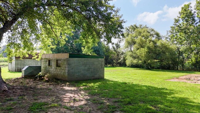 Building Photo - 2915 Sidonia Rd