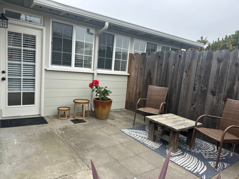 Private porch - 3115 Flower Cir