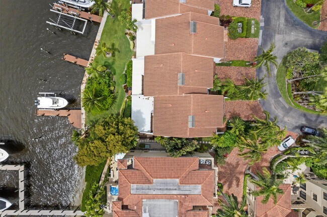 Building Photo - 5552 N Ocean Blvd