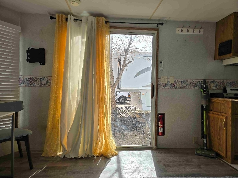 Building Photo - 4909 W Front Ave