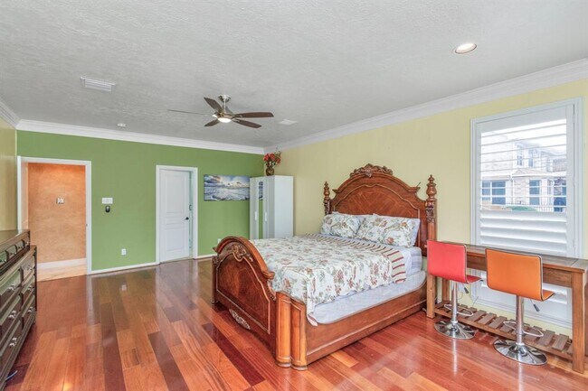 Building Photo - 12002 Newport Shore Dr