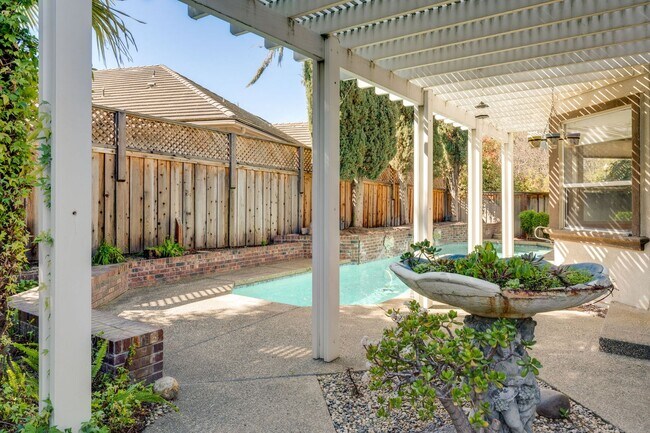 Building Photo - Luxury Custom Home in Folsom with Pool, 3-Car Garage & 4,300+ Sq Ft!