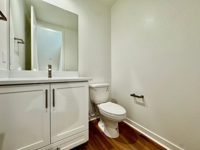 Building Photo - BRAND NEW 4 BED, 3.5 BATHS, 2070 SQ FT TOWNHOME BY KH HOMES