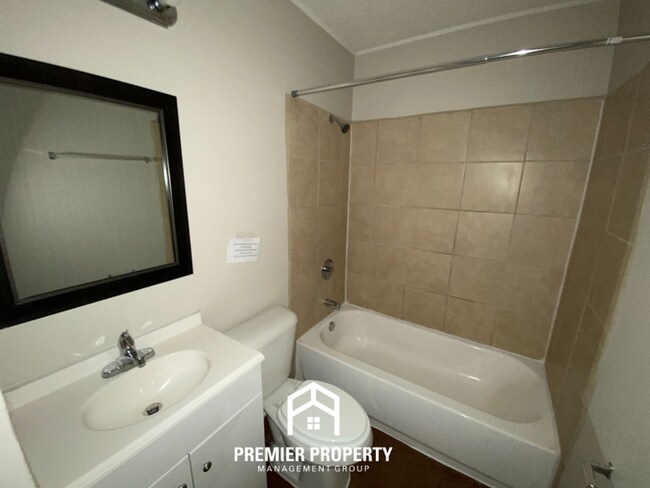 Building Photo - 4155 Windermere Rd