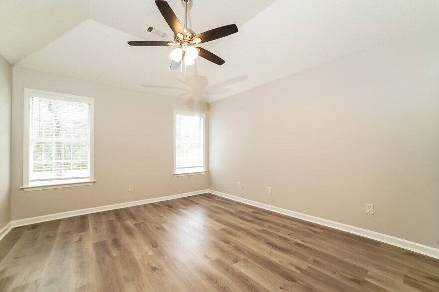 Building Photo - 2755 Fletcher View Dr