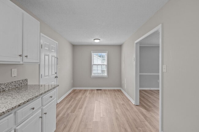 Building Photo - Cute Remodeled home in Cul-de-sac